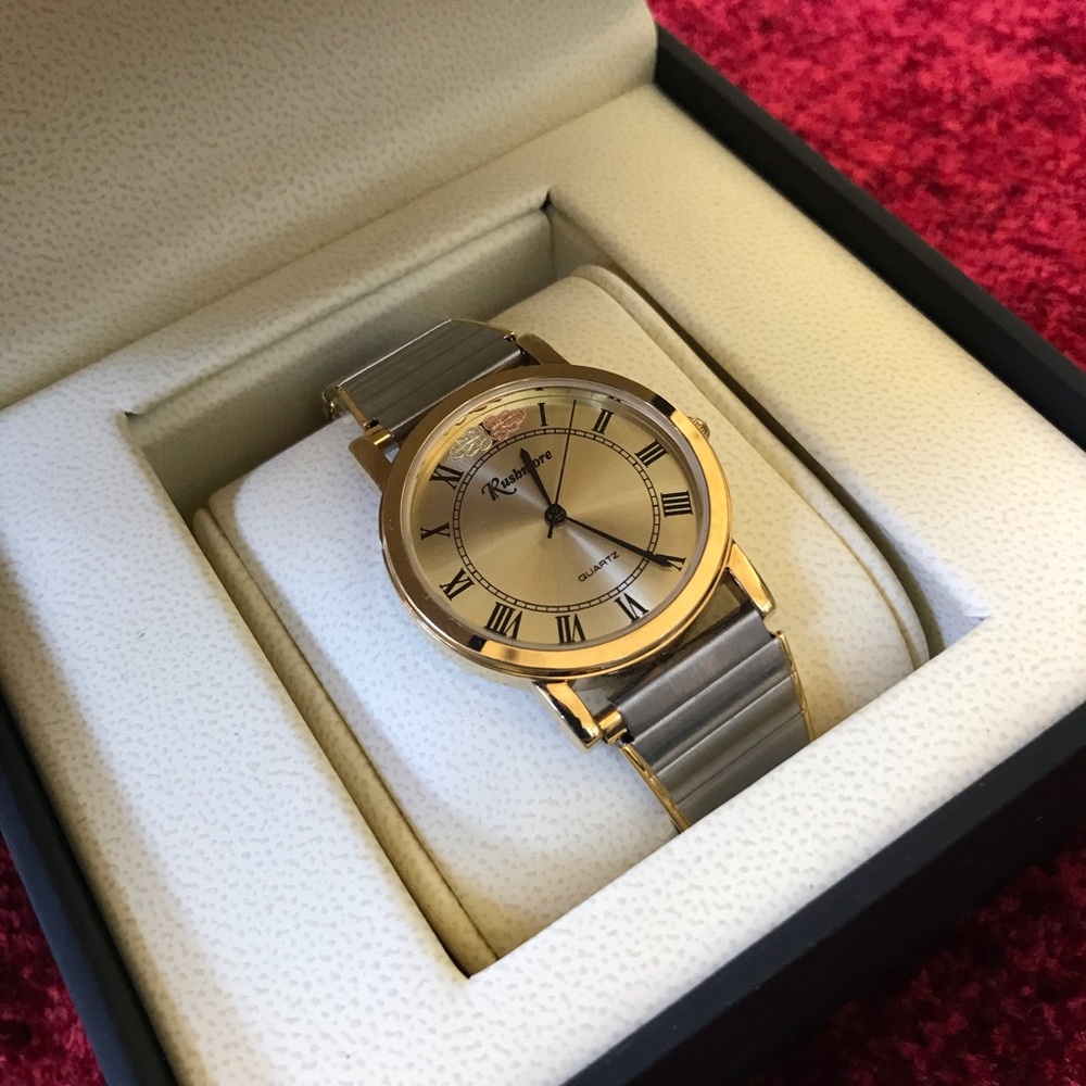 Rushmore ladies watch , stretchable strap with case.